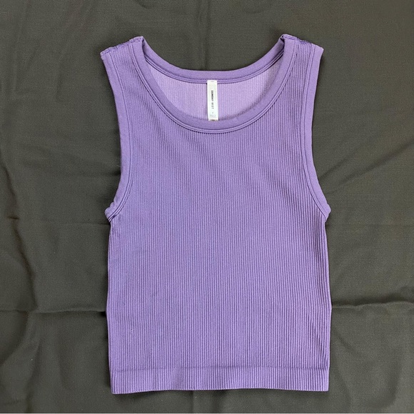 Aritzia Tops - Aritzia Seamless Purple Tank S/XS